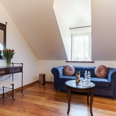Apartamenty W Dworku Cheval Krasków Εξωτερικό φωτογραφία