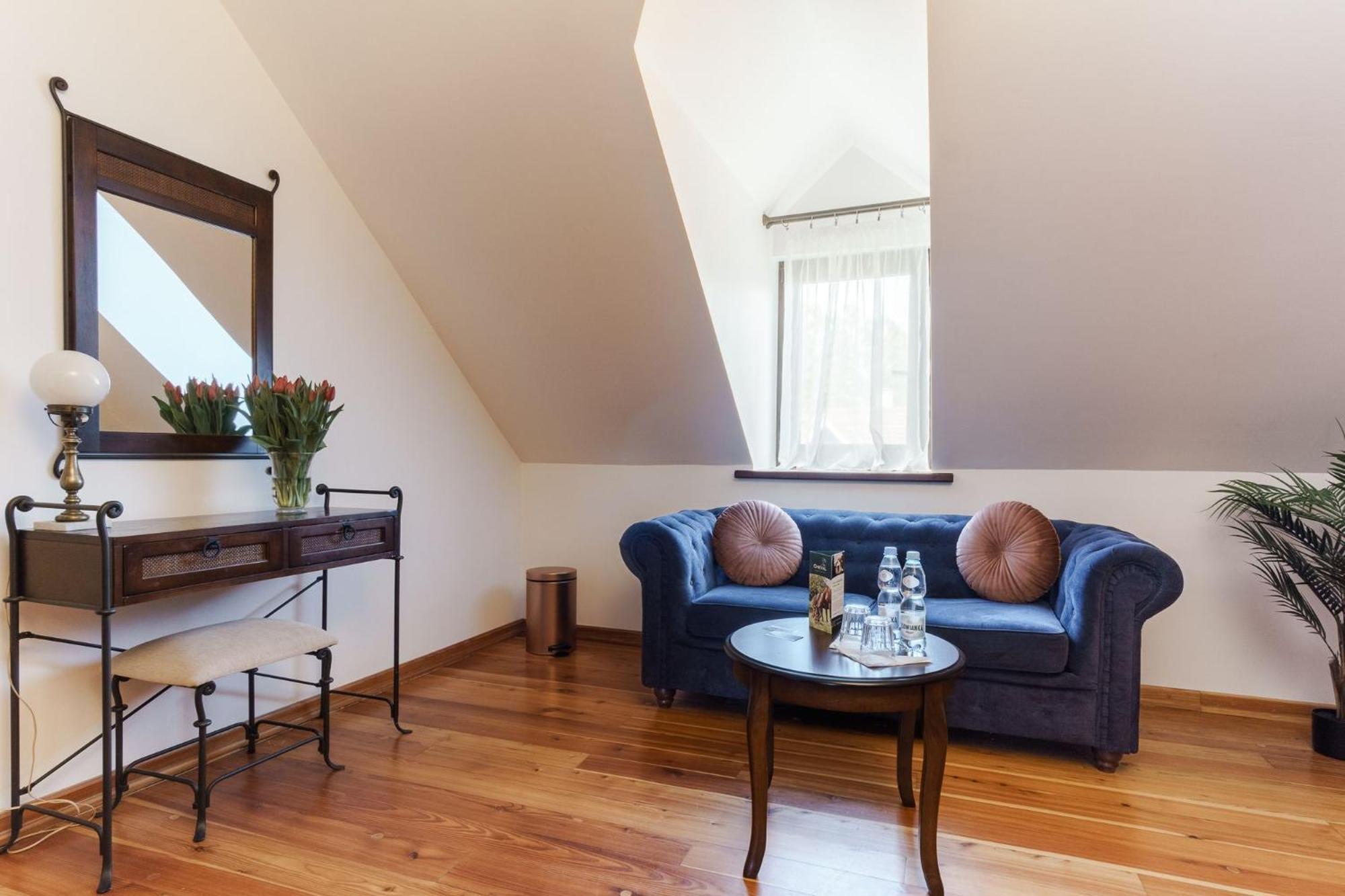 Apartamenty W Dworku Cheval Krasków Εξωτερικό φωτογραφία