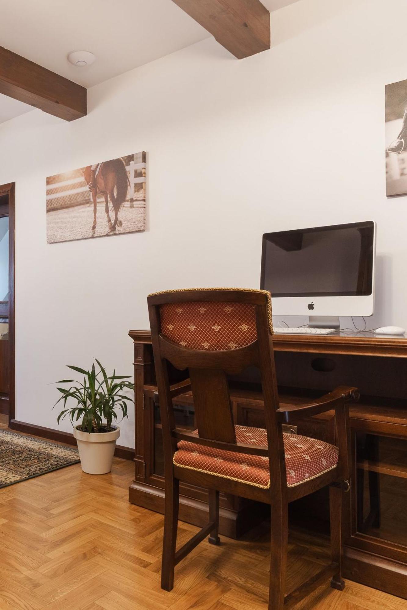 Apartamenty W Dworku Cheval Krasków Εξωτερικό φωτογραφία