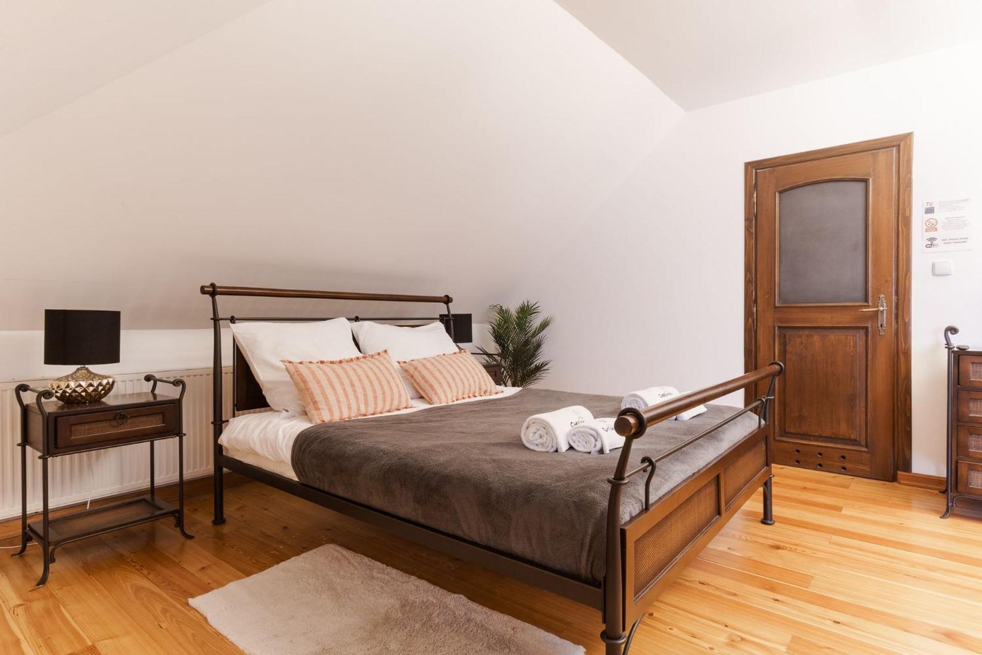 Apartamenty W Dworku Cheval Krasków Εξωτερικό φωτογραφία